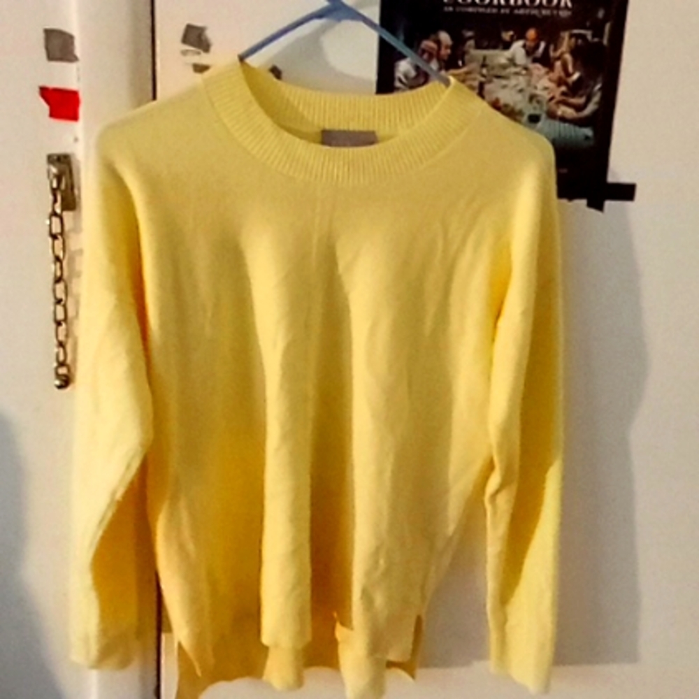Women's Cyrus collection size small very new color banana yellow popular brand